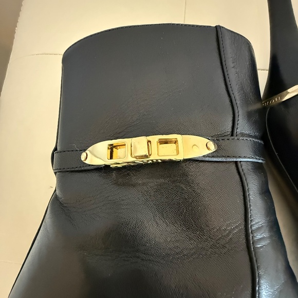 USED AUTHENTIC BURBERRY HERITAOE LOCK HAINAULT 85 ANKLE BOOT, BLACK, SIZE 6 - Picture 8 of 16